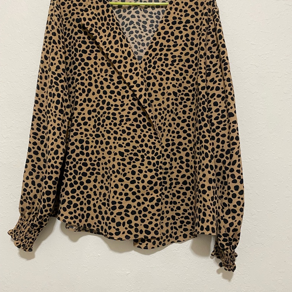 Gibson Latimer Tan and Black Spotted Blouse
